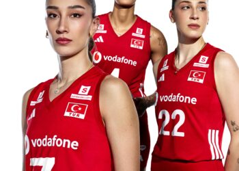 Adidas, Voleybol Milli Takımlar resmi ürün sponsoru oldu.