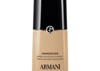 Luminous Silk Foundation: ikonik ışıltı güçlendirildi.