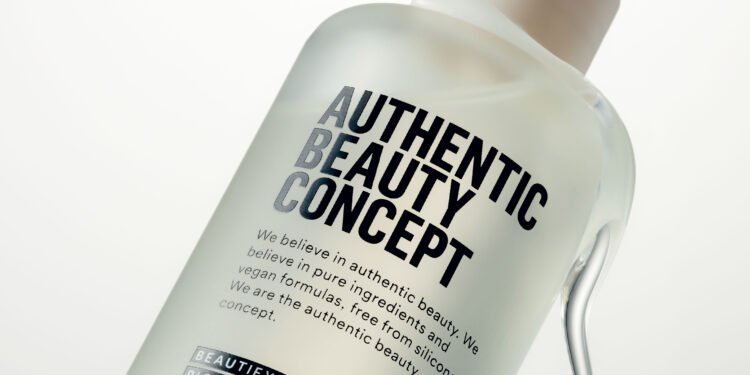 Authentic Beauty Concept’in yeni Premium Yağ Koleksiyonu ile saçlarda cam parlaklığı.