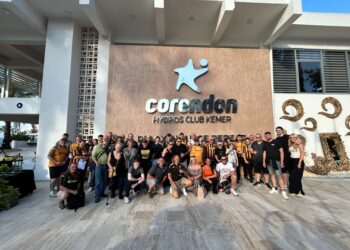 Premier Lig’den Antalya’ya… Hull City taraftarları Corendon ile Türkiye’de.