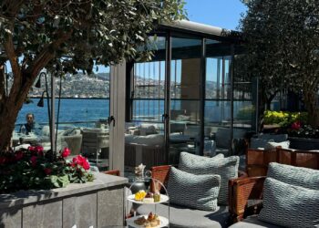 Mandarin Oriental Bosphorus, Istanbul’da yepyeni lezzetlerle özel bir çay saati zamanı.