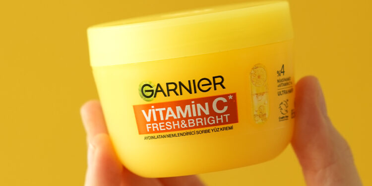 Garnier’den yaz cilt bakımına hafif dokunuş: yeni Sorbe Krem Serisi ile ferah ve ışıltılı cilt deneyimi.