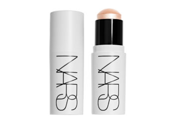 NARS Light Reflecting Luminizing Stick ile cam etkisinde parlaklık.