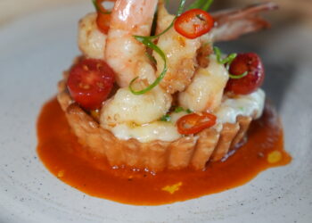 Izaka Terrace’tan Chef’s Table Gecesi: lezzet ve dayanışma aynı sofrada.