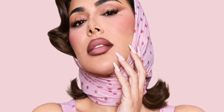 Huda Beauty’ten yeni nesil likit mat ruj deneyimi, Liquid Matte Mousse.