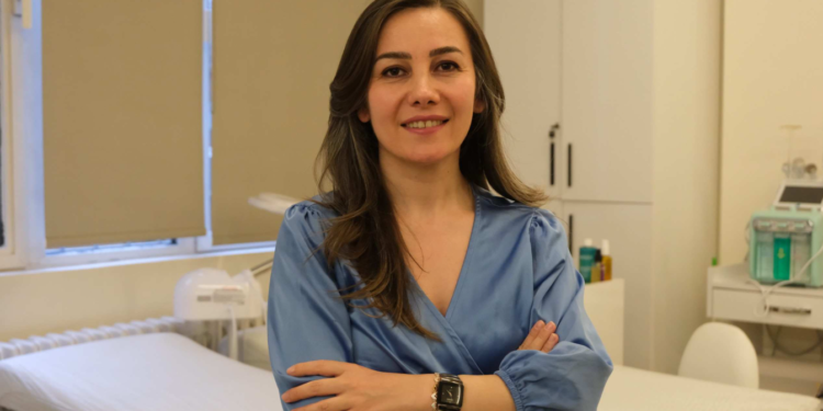 Bronzlaşma, cildin güçlenmesi değil, kendini koruma çabası!