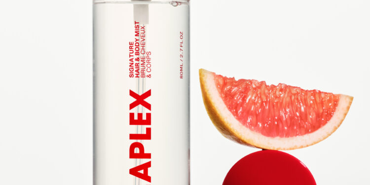Signature Hair & Body Mist ile Olaplex’in imza kokusunu keşfedin.
