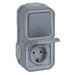 Legrand Plexo, IP55 koruma özelliği ile zorlu hava koşullarına karşı dayanıklılık sunuyor.