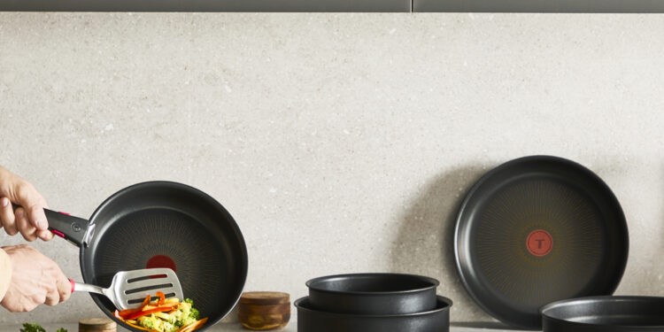 Mutfakta daha az yer kaplayan, daha uzun ömürlü çözümler arayanlara: Tefal Ingenio Fusion Core 9X tava serisi .
